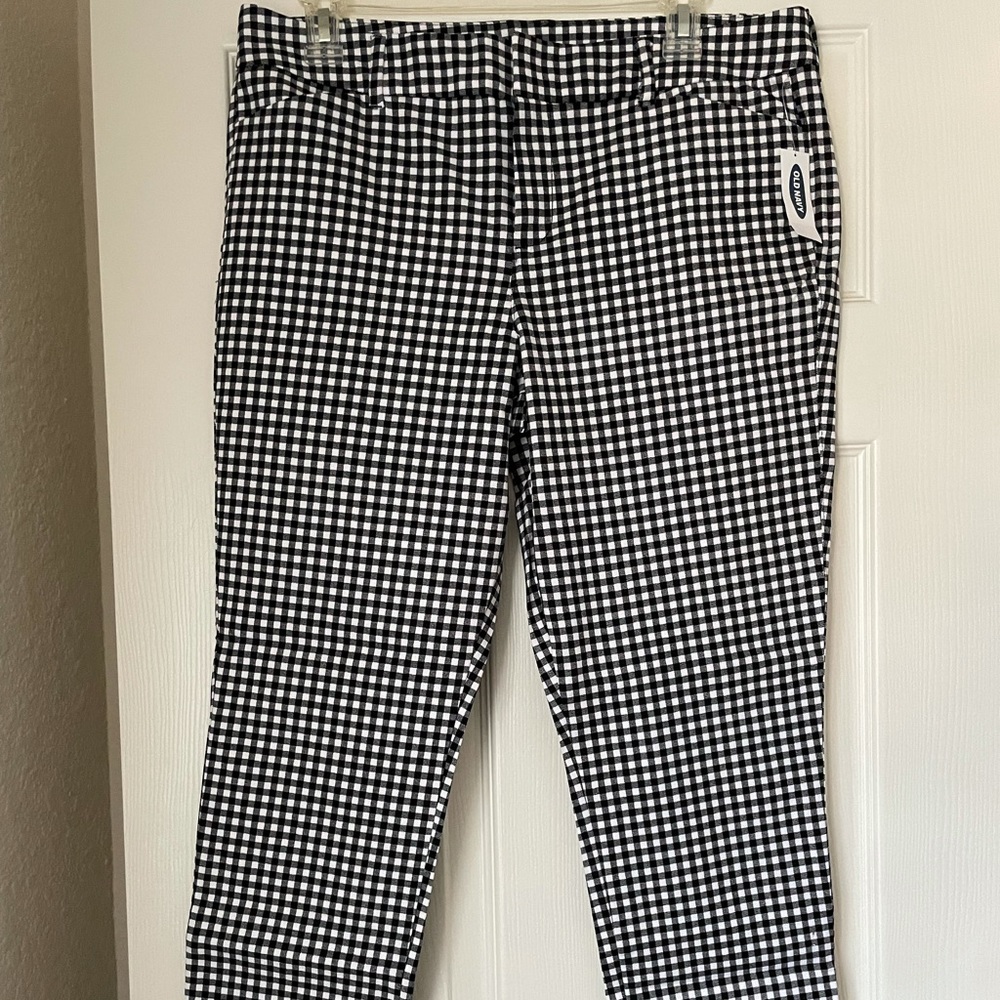 Old Navy - Pixie Ankle Pant - Black and White plaid - Size 12 - New